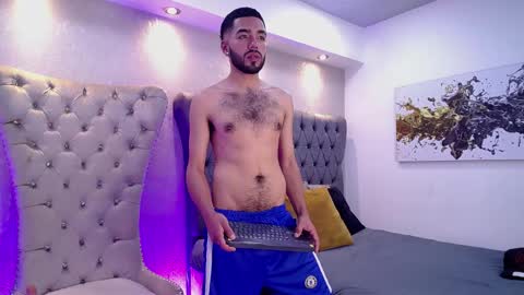 Snapshot of angelbacker chatting on 20, 11, 2025 Angel online show from 20, 11, 2025