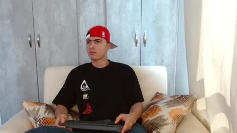 angelbacker22 online show from 25, 1, 2025