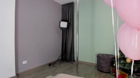 Snapshot of angelbae_ chatting on 15, 12, 2024 AngelBae  online show from 15, 12, 2024