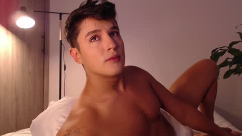 Snapshot of angelcossio chatting on 18, 12, 2024 Angel online show from 18, 12, 2024