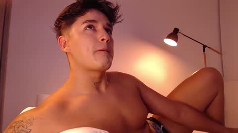 Snapshot of angelcossio chatting on 11, 9, 2025 Angel online show from 11, 9, 2025