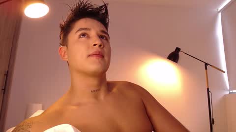 Snapshot of angelcossio chatting on 15, 10, 2025 Angel online show from 15, 10, 2025