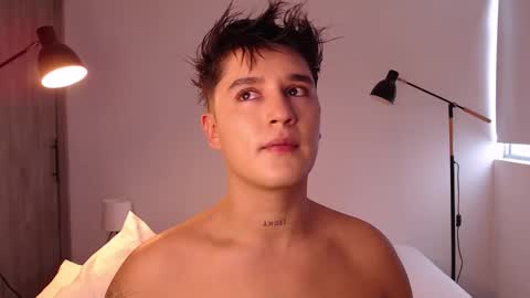 Snapshot of angelcossio chatting on 26, 10, 2025 Angel online show from 26, 10, 2025