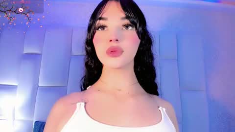 Snapshot of angeles_bust chatting on 23, 9, 2025 angeles_bust online show from 23, 9, 2025