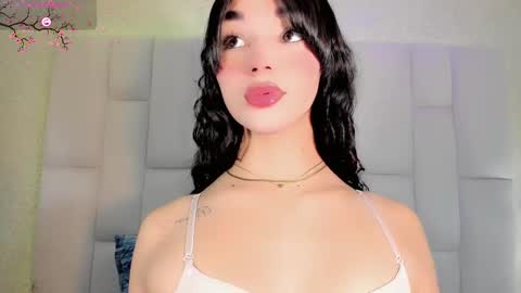 Snapshot of angeles_bust chatting on 9, 10, 2025 angeles_bust online show from 9, 10, 2025