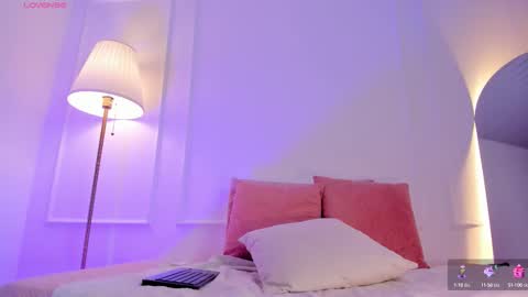 Snapshot of angelica_cross chatting on 9, 10, 2025 Angelica Cross online show from 9, 10, 2025