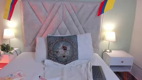 Angelica Cross online show from 17, 6, 2026