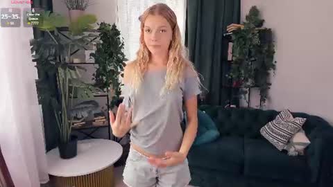 Alice WOW online show from 9, 8, 2026