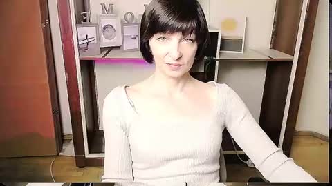 Angelina online show from 15, 6, 2026