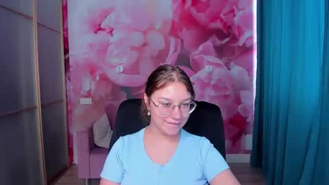 AngelinaLow online show from 23, 9, 2025