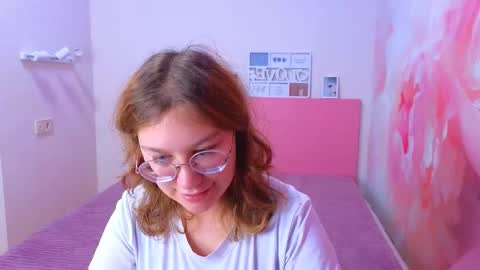 Snapshot of angelinalow chatting on 11, 11, 2025 AngelinaLow online show from 11, 11, 2025