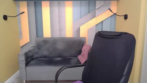 Snapshot of angelinalow chatting on 23, 11, 2025 AngelinaLow online show from 23, 11, 2025