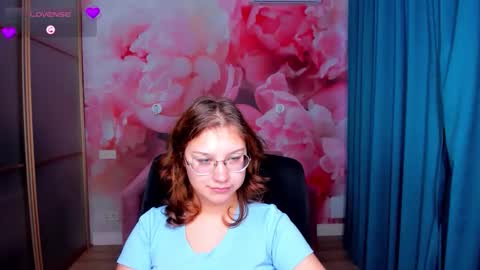 Snapshot of angelinalow chatting on 25, 11, 2025 AngelinaLow online show from 25, 11, 2025
