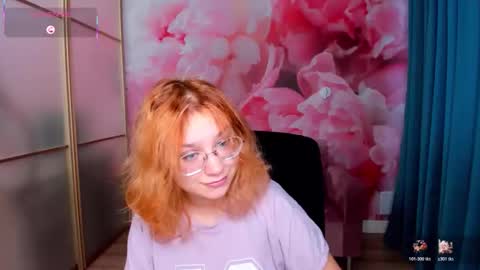 Snapshot of angelinalow chatting on 20, 12, 2025 AngelinaLow online show from 20, 12, 2025