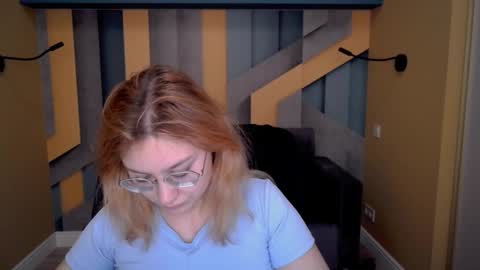 Snapshot of angelinalow chatting on 5, 1, 2026 AngelinaLow online show from 5, 1, 2026