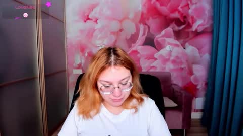 Snapshot of angelinalow chatting on 11, 1, 2026 AngelinaLow online show from 11, 1, 2026