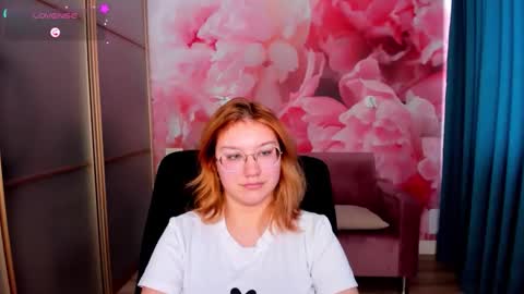 Snapshot of angelinalow chatting on 13, 1, 2026 AngelinaLow online show from 13, 1, 2026