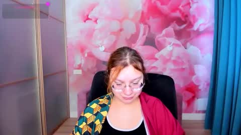 Snapshot of angelinalow chatting on 6, 2, 2026 AngelinaLow online show from 6, 2, 2026