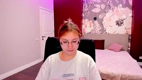 Snapshot of angelinalow chatting on 23, 2, 2026 AngelinaLow online show from 23, 2, 2026