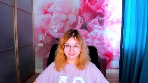 Snapshot of angelinalow chatting on 8, 3, 2026 AngelinaLow online show from 8, 3, 2026