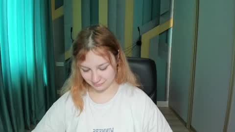 AngelinaLow online show from 4, 5, 2026