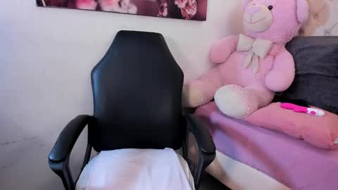 Snapshot of angeline_lara chatting on 13, 3, 2026 Angeline Lara online show from 13, 3, 2026