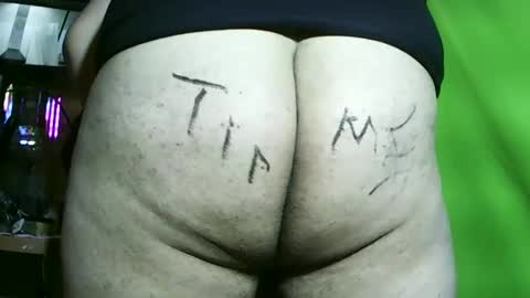 Snapshot of angelking120200 chatting on 6, 11, 2025 Roy online show from 6, 11, 2025