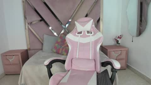 angell_petite01 online show from 6, 5, 2026