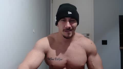  ------- SEX SHOW WITH GUYS AND GIRLS  MUSCLE SHOW online show from 1, 2, 2025