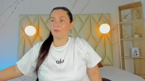 ANGIE online show from 11, 11, 2025