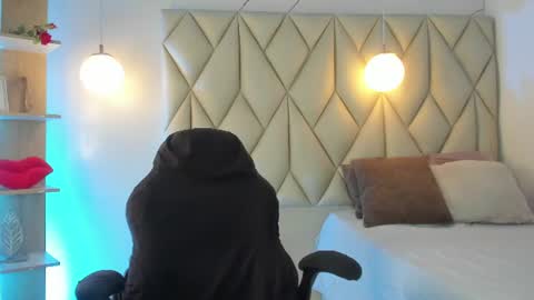 ANGIE online show from 11, 6, 2026