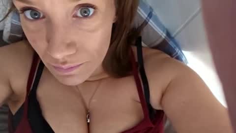 Snapshot of angelvanderpool71 chatting on 6, 1, 2025 angelvanderpool71 online show from 6, 1, 2025