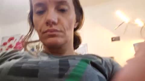 Snapshot of angelvanderpool71 chatting on 17, 9, 2025 angelvanderpool71 online show from 17, 9, 2025