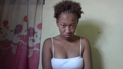 Snapshot of angevannessa chatting on 17, 9, 2025 ange online show from 17, 9, 2025