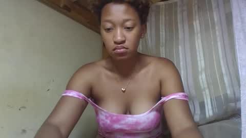 Snapshot of angevannessa chatting on 11, 10, 2025 ange online show from 11, 10, 2025