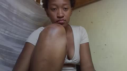 Snapshot of angevannessa chatting on 15, 10, 2025 ange online show from 15, 10, 2025
