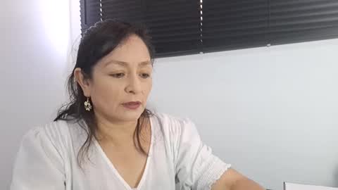 Angie online show from 28, 2, 2025
