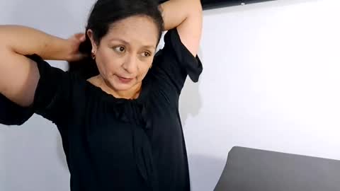Angie online show from 4, 3, 2025