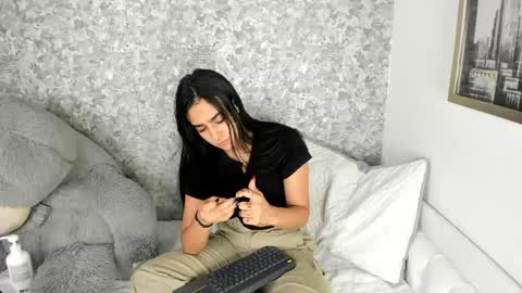 anika_h online show from 2, 5, 2026