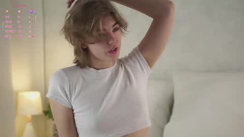 Snapshot of anishavivo chatting on 4, 12, 2025 AnishaVivo online show from 4, 12, 2025