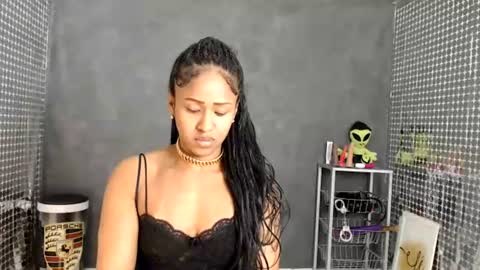Hello My name is NaiaraPv is OPEN online show from 18, 7, 2026