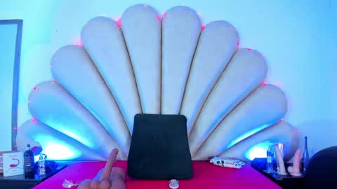 Anna  online show from 26, 1, 2025