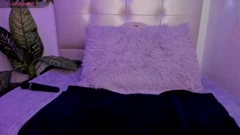 Snapshot of anna_blade_ chatting on 4, 11, 2025 ANNA online show from 4, 11, 2025