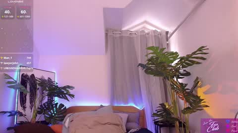 Snapshot of anna_bones chatting on 1, 2, 2025 Anna online show from 1, 2, 2025