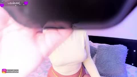 annafoox_ online show from 23, 4, 2026