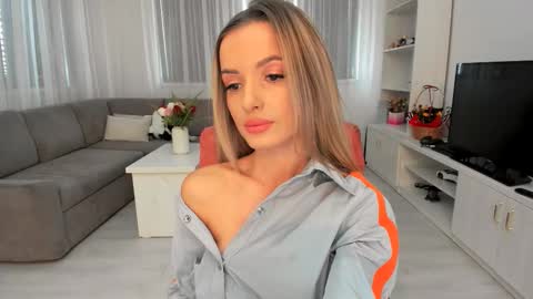 annaise  online show from 21, 12, 2025