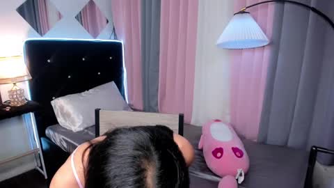 Snapshot of annalolaxoxo chatting on 22, 1, 2025 AshyElliston online show from 22, 1, 2025