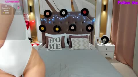 Snapshot of annasimonsj chatting on 6, 3, 2025 Anna online show from 6, 3, 2025