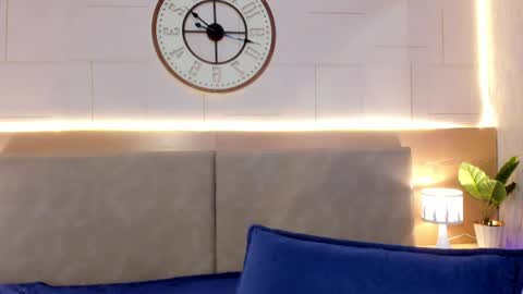 anne_millerr online show from 15, 5, 2026