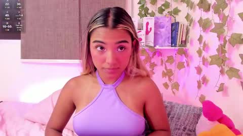 Snapshot of annebull_ chatting on 1, 2, 2025 Anne online show from 1, 2, 2025